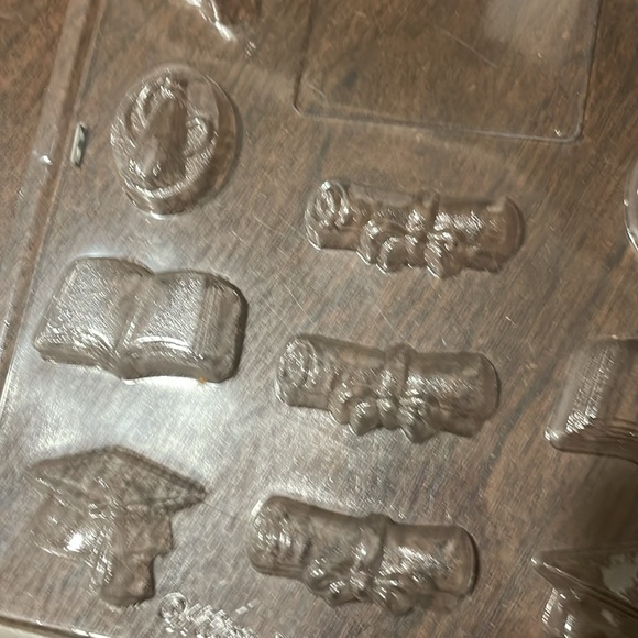 5 Wilton chocolate molds - Picture 2 of 6